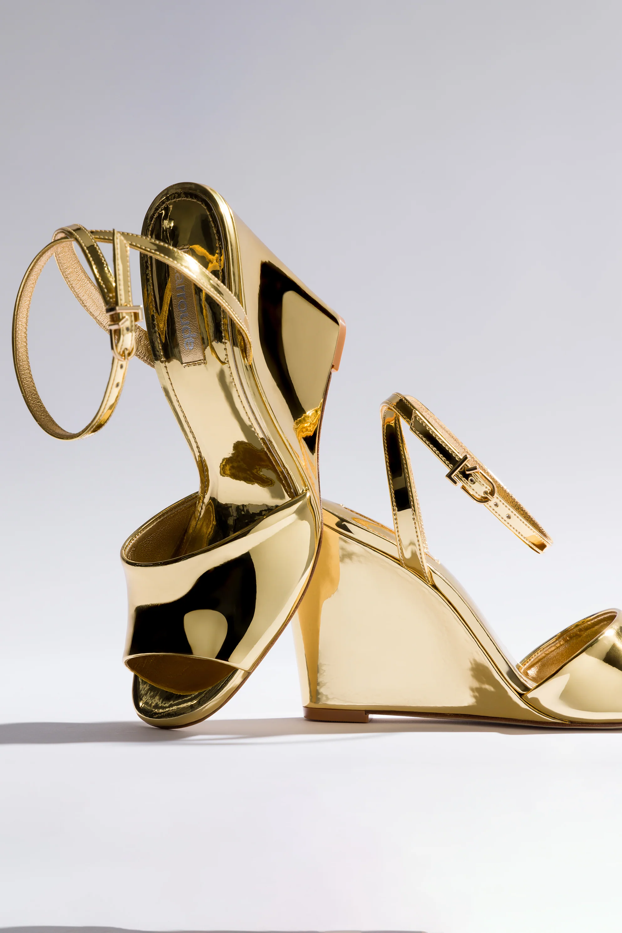 Yves Wedge In Gold Specchio - Image 6